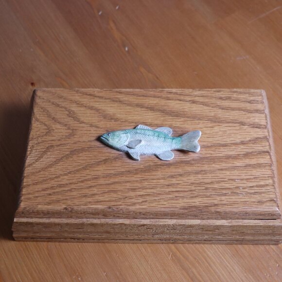 Wooden box for desk with letter opener, small carved fish on top, lid opens, - Picture 6 of 10